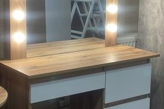 Столик для макіяжу з дзеркалом і підсвіткою Beauty 94×140/75×43 см - Дуб Евок / Білий діамант