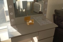 Столик для макіяжу з дзеркалом і підсвіткою Beauty 94×140/75×43 см - Кашемір