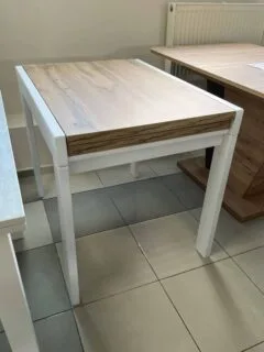 “Kors” expandable kitchen table