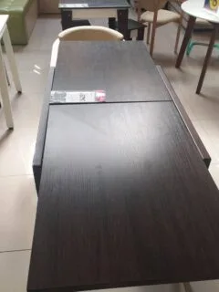 “Kors” expandable kitchen table