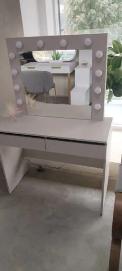 “Malta” vanity table with mirror and lights