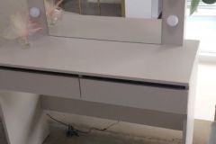 “Malta” vanity table with mirror and lights